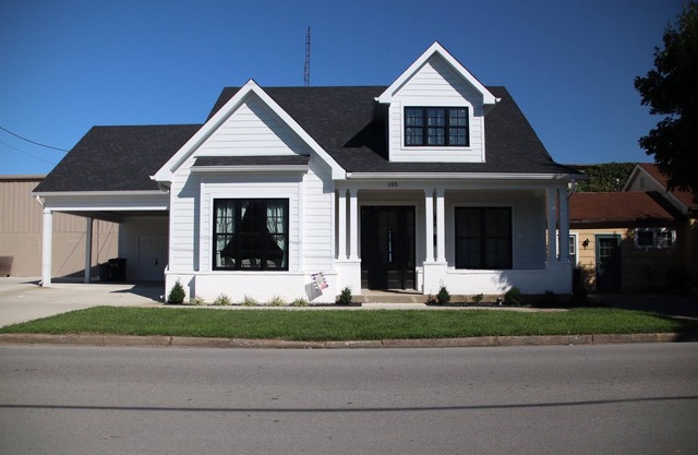 Downtown Bourbon Black Swan House