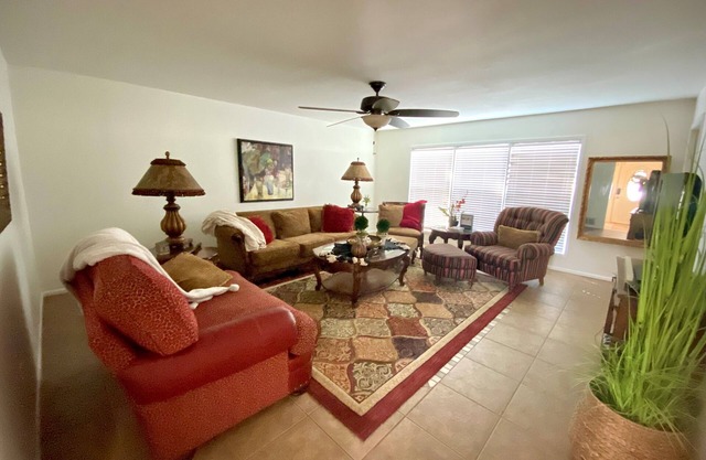 Downtown Cottage walking distance from Medical Center Hospital & Starbucks