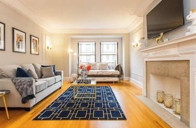 Downtown Gold Coast 4bd/4ba - 2 apts