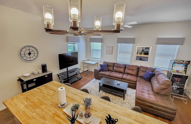 Downtown Lehighton bnb! 5min drive to Jim Thorpe!