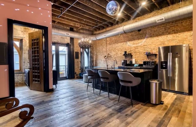 Downtown Loft! Walk to Everything!