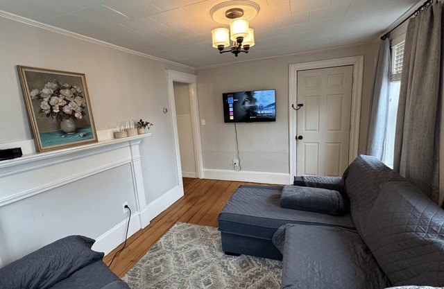 Downtown Salem Retreat 2BD