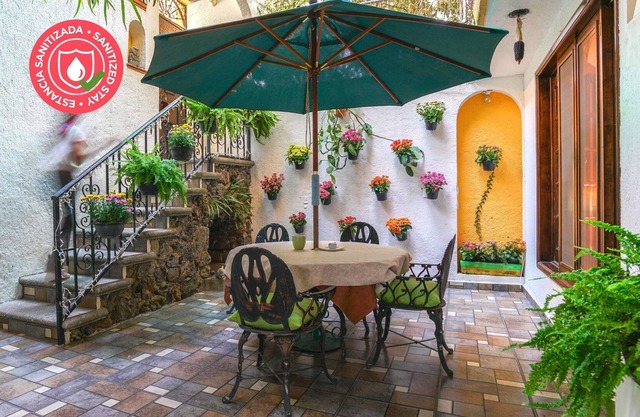 Downtown Tepoztlan apartment | Terrace & WiFi