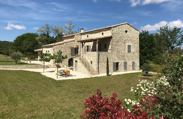 DRÔME PROVENÇALE BIG LUXURY STONE HOUSE