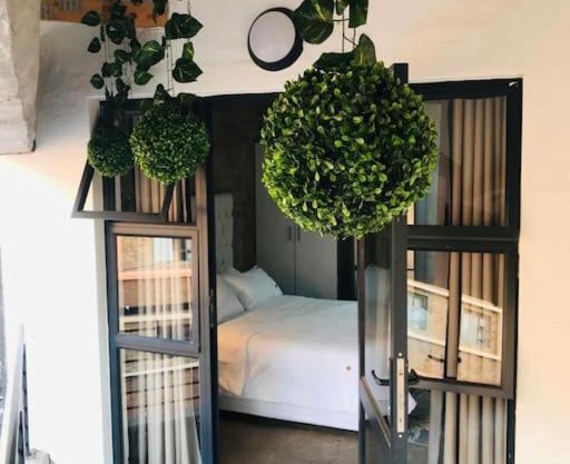 Dream Abodes at Cozy Craftmans Ship, Maboneng