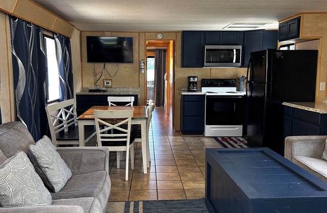 Dream Cruzin, a 4 bedroom on Dale Hollow Lake
