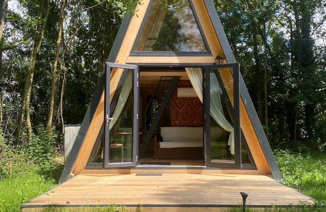 Dream ecolodge in a fairytale castle