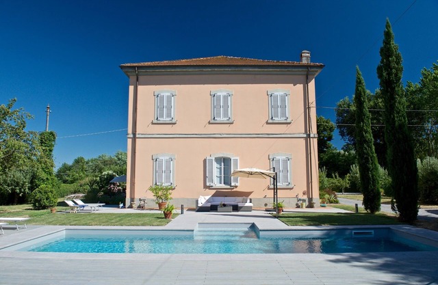 Dream Living with private pool, near Lucca and the sea. Large orchard. WI-FI