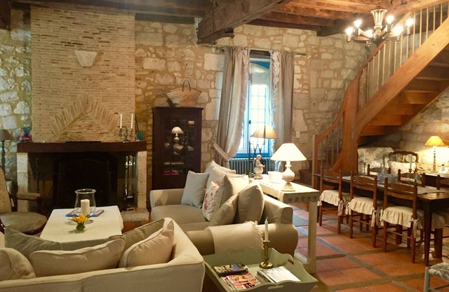 Dream Medieval Stone Villa in Popular Market Village, ideal for Couples & Family