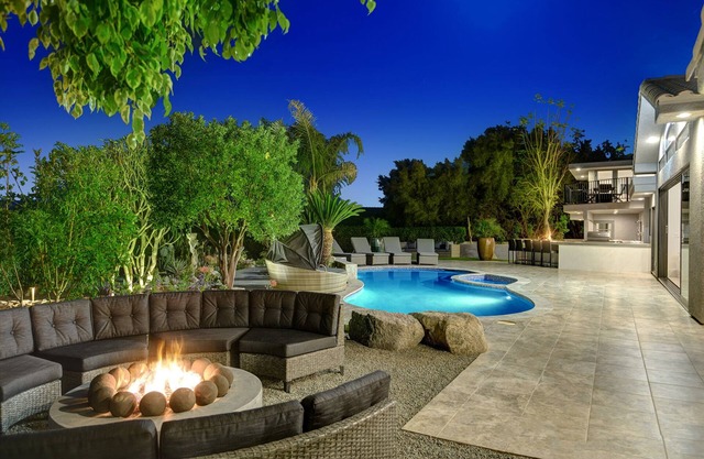 Dream Oasis Pool 5bed 5bath, pool, spa, game room, cinema, putting green