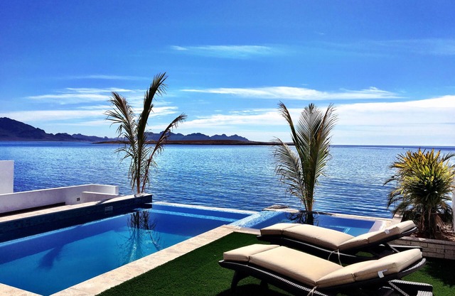 Dreamhouse 5 Bedroom With Pool Located Right On The Beach
