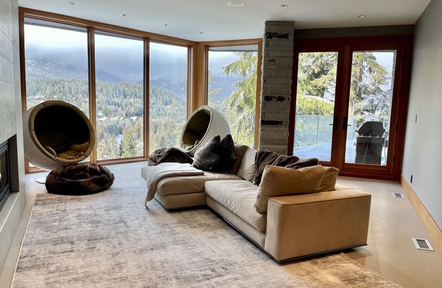 Dreamy Whistler Chalet with Hot Tub and Gorgeous Mountain Views