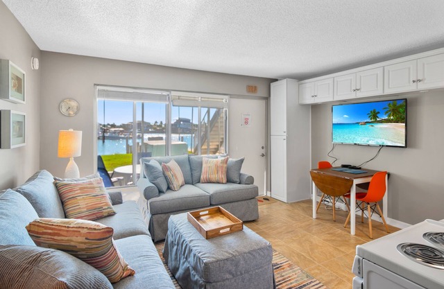 Driftwood Landing 9- Isles of Capri Vacation Resort.