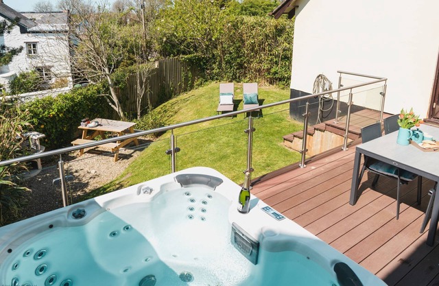 Driftwood, Sleeps 6, Pets, Hot Tub