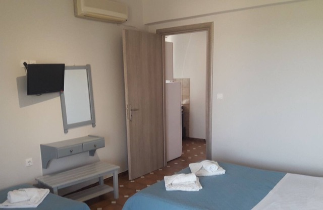 Drossia # 10 - One Bedroom Apartment, Sleeps 5