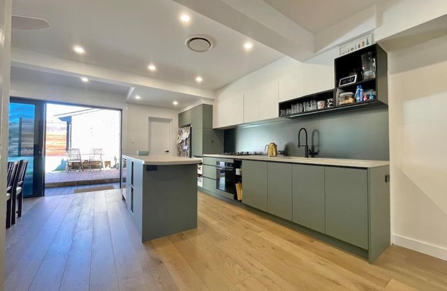 DRUM8- 3 Bed townhouse Drummoyne