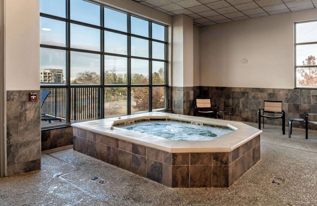 Drury Plaza Hotel Broadview - Wichita