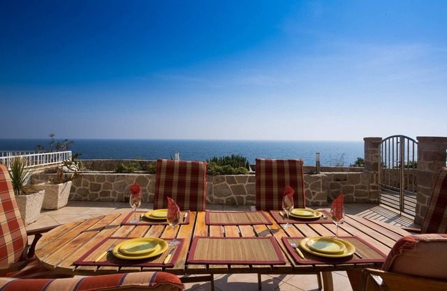 Dubrovnik, Modern, Spacious, Sea View, Large Terrace, BBQ, Free Private Parking