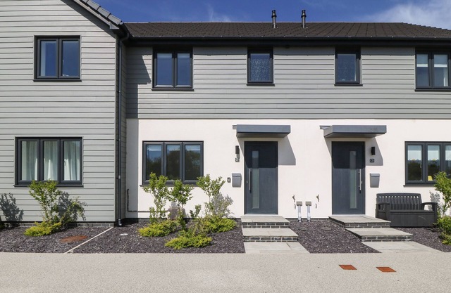 DUNE RETREAT, pet friendly, luxury holiday cottage in Rhosneigr