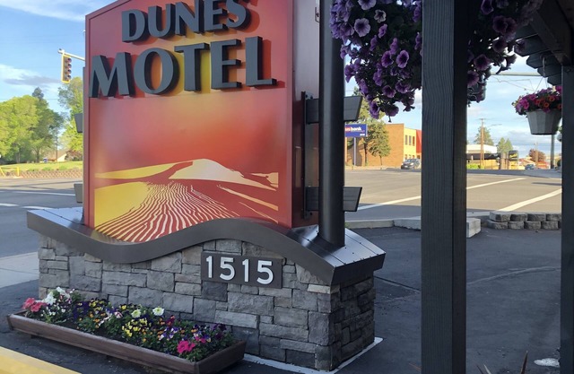 Dunes Motel