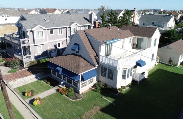Duplex, 2 blocks from beach, Internet, Central A/C, Deck, Off Street Parking and more!
