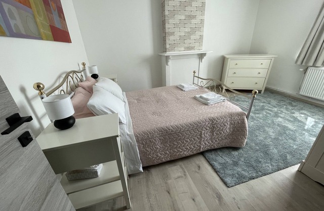 Duplex Entier Avec Entrée Indépendante. Agréable et Proche de Toutes Commodités