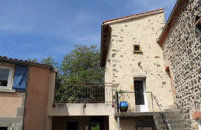 Duplex in a quiet area