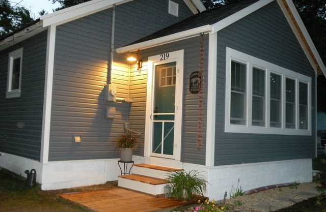 “Dutch Harbor”-Mackinaw City Cottage- only Sept. days avail are 7-11. Book now!