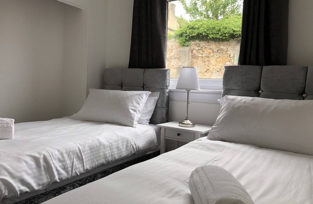 Dysart Sea View Apartment - sleeps 4 guests in 2 bedrooms