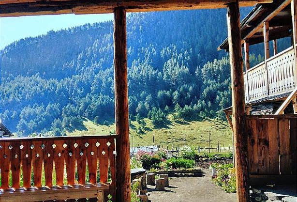 "Dzveli galavani" Tusheti Diklo "ძველი გალავანი"