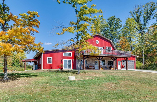 'Eagle Crest Lodge' - Large Group Getaway!