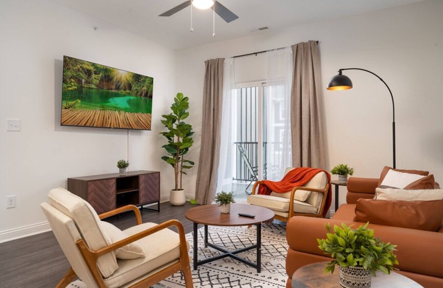 Earthy Elegance Spacious 2BR 2BA 2 KingBeds GymWFH
