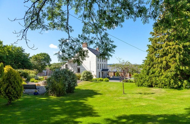 East Hook Farm & Country House