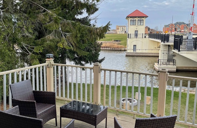 East River Retreat, WATERFRONT+ Fire Pit+Pet friendly
