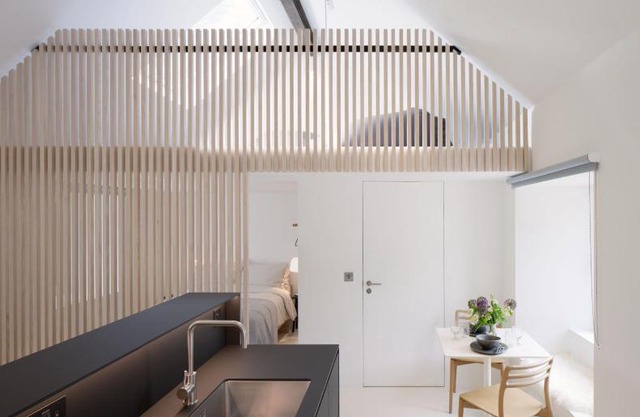 Eastside - Architect designed retreat with wood-fired sauna