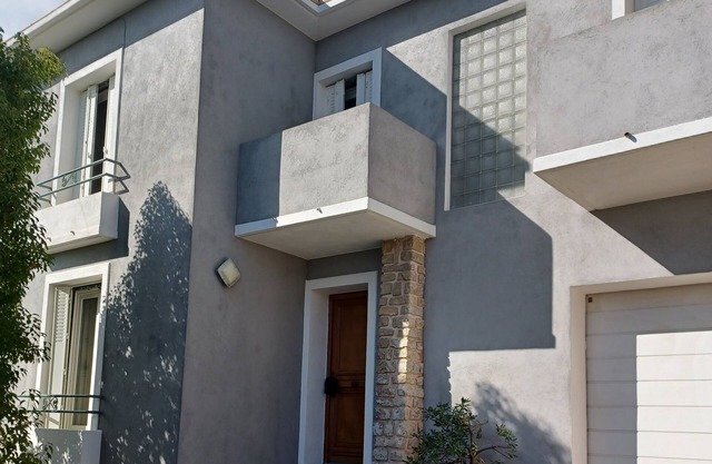 EastToulon 1rst independent floor of a villa, 3 rooms 70 m², balconies, terrace