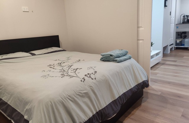 Easy Smart Moden Accommodation for long short staying