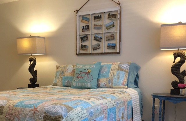 Eclectic cottage near the beach!
