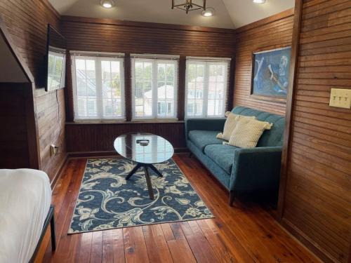 Eclectic Third Floor Apartment