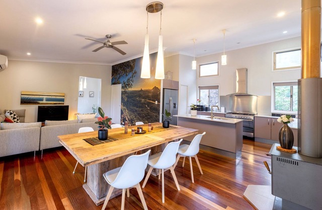 Eco House with private pond & forest. Noosa Hinterland Retreat