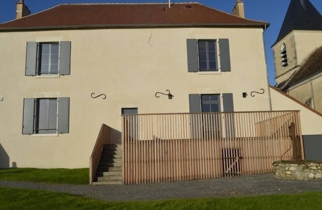 Eco-renovated rectory with terrace and pond view, near Brenne Regional Natural Park