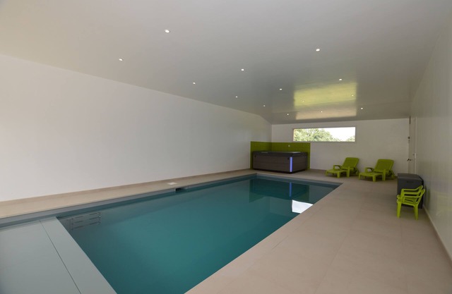 Ecogite la Noe Swimming pool, Spa, Billiards, baby, pinball machine, 280 M2, 15 p. near Rennes