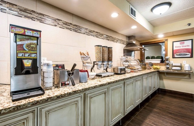 Econo Lodge Mayo Clinic Area