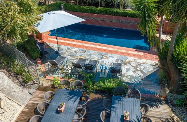 Eden Yarra Valley Accommodation Flexible options 6-10 bedrooms, up to 30 guests