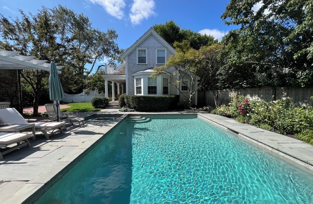 Edgartown Luxury 6 BRnHeated Pool Hot Tub!