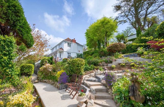 Edgehill - Four Bedroom House, Sleeps 7