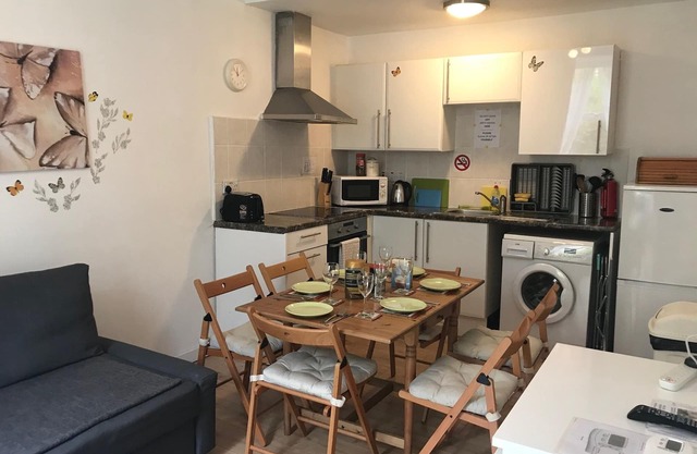 Edinburgh 3 bedrooms Central Apartment