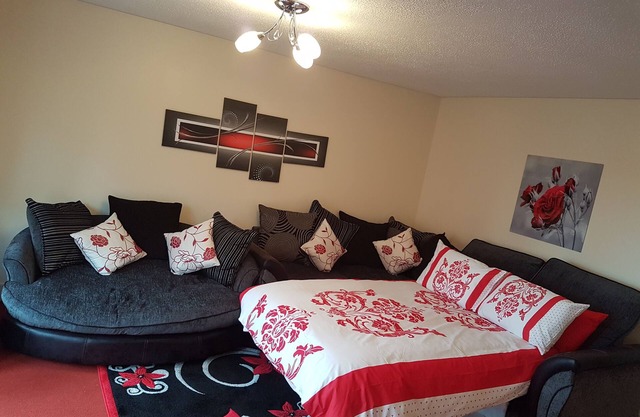 Edinburgh City Deluxe Apartment