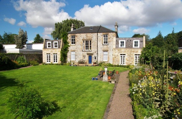 Edinburgh, Dalkeith , Eskbank , vacation rental. S T LET LICENCE APL' MLOOO90P