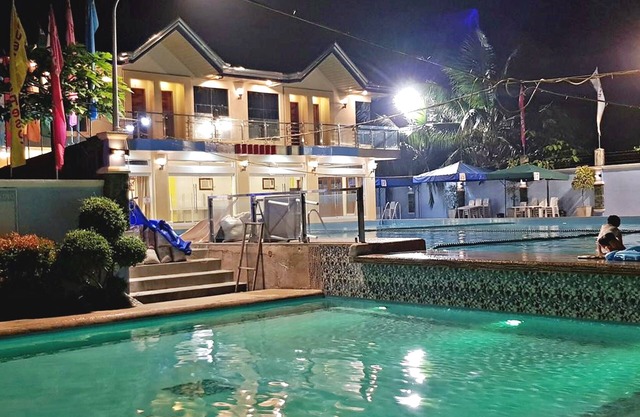 Eduardo's Resort